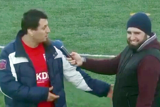 В Дагестане игрок отпраздновал гол поеданием печенья, ответив на критику тренера