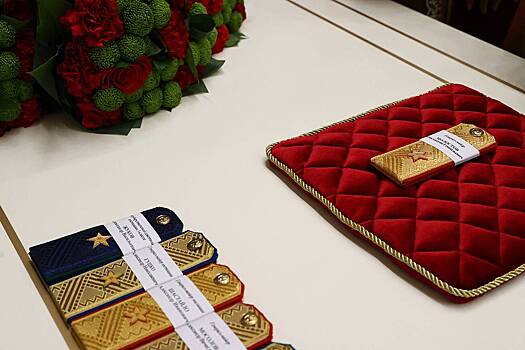 Лукашенко вручил офицерам генеральские погоны