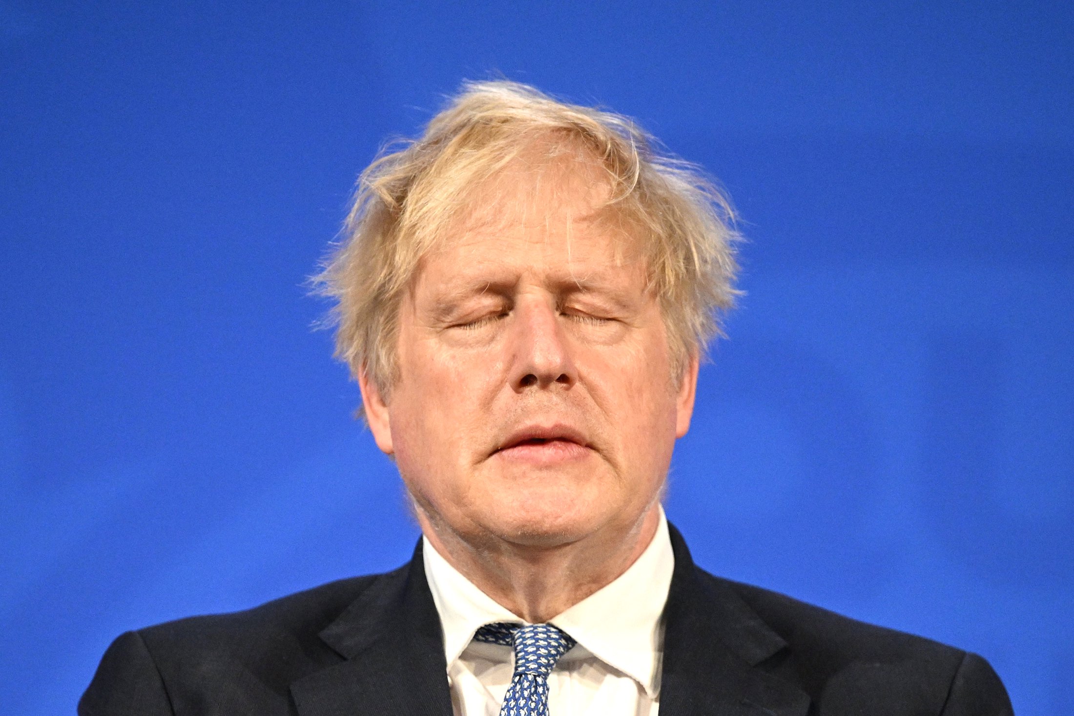 Как экс-премьер Британии Борис Джонсон стал «лжецом» и почему его упрекают «в отсутствии стыда» по «патигейту»