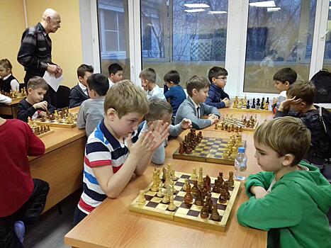 Юные шахматисты из Кузьминок стали призерами межрайонного турнира