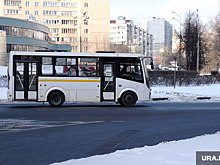 Появилось видео, как автобус протащил свердловского пенсионера по дороге