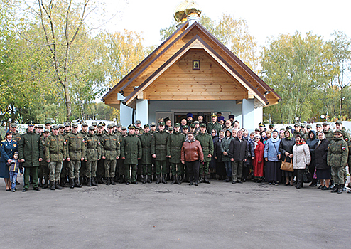 В Москве на территории отдельного гвардейского салютного дивизиона ЗВО установлен поклонный крест