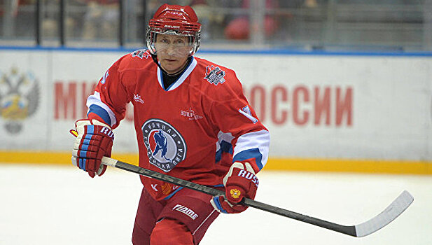 Путин вышел на лед в рамках матча Ночной хоккейной лиги