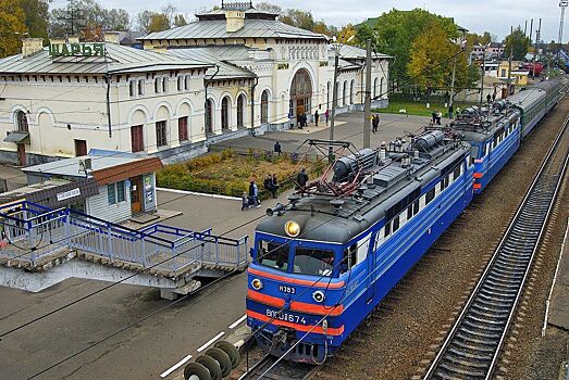 Больше 20 человек погибли под поездами в Костромской области