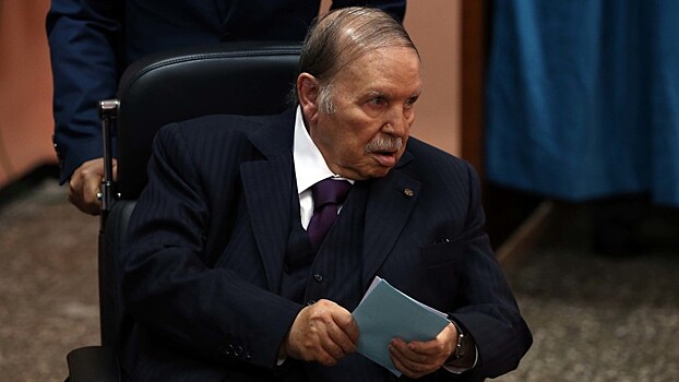 СМИ: президент Алжира покинет президентский дворец 28 апреля