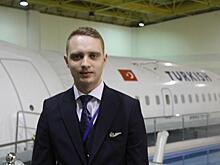 Родившийся в самолете Turkish Airlines турок стал бортпроводником компании