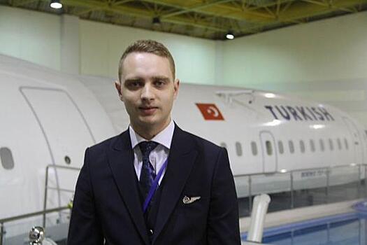 Родившийся в самолете Turkish Airlines турок стал бортпроводником компании