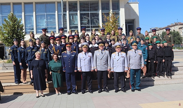 В Волгограде для кадет профильных классов полиция провела открытый урок