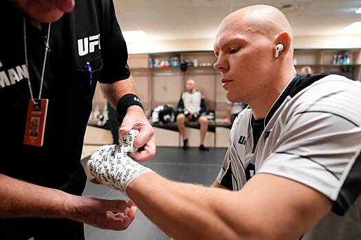 UFC 298: когда турнир, где смотреть, какой главный бой