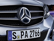 Светящийся логотип Mercedes-Benz может привести к ДТП