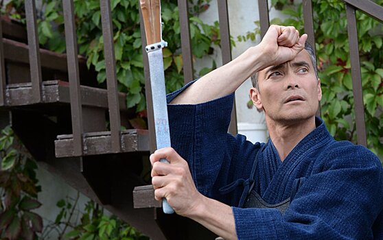 Актер Марк Дакаскос наградил спортсменов на фестивале боевых искусств в Калмыкии