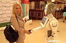 На IT-выставке в Белгороде представили роботов-андроидов и гоночные болиды