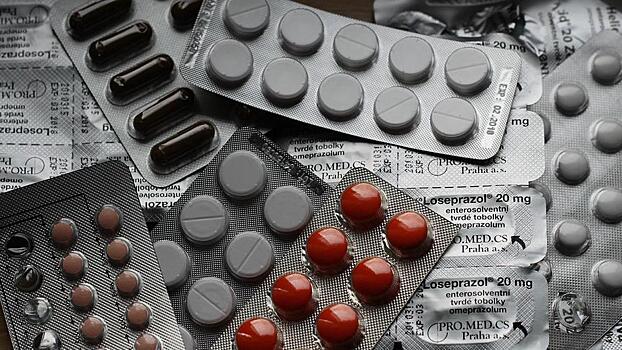 В Совфеде предложили ввозить импортные лекарства для тяжелобольных через госзакупки