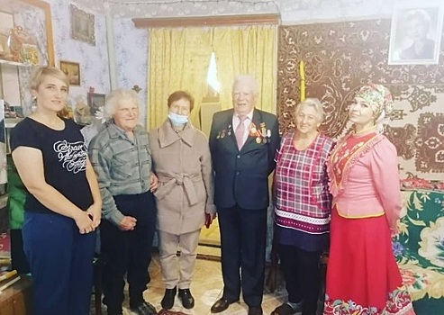 Бейсужекского ветерана-общественника поздравили с 85-летием