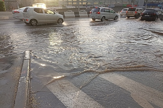 В Новосибирской области потоки талых вод добрались до четырех дорог