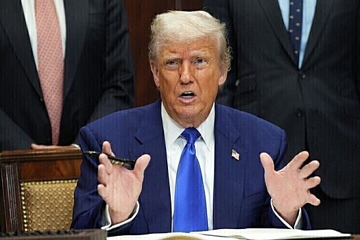 Трамп запретил гражданам 12 стран въезд в США