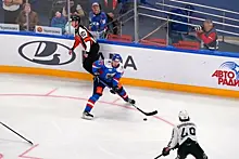 Хоккейная "Лада" сыграет на Урале и в Казахстане