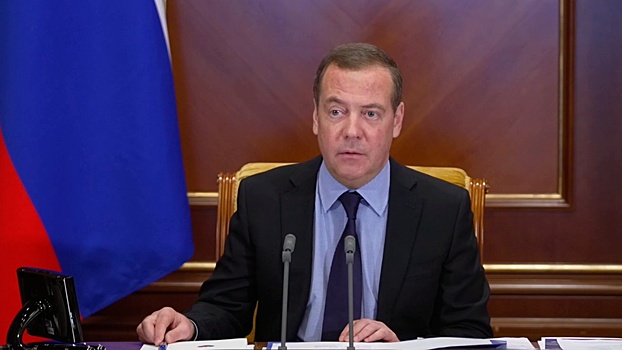 Медведев заявил, что на Украине пока что применялось все оружие, кроме ядерного