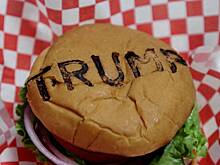 Трамп заехал в фастфуд за гамбургерами для команды