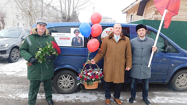 Представители «Бессмертного полка России» поздравили ветерана ВОВ со 100-летием в Тюменской области