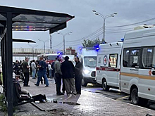 Автомобиль снес остановку с людьми в Долгопрудном
