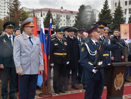 Пополнили ряды ФСИН России: на площади Славы приняли присягу курсанты СЮИ