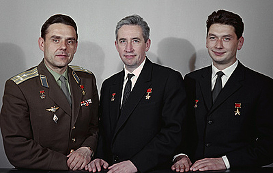 "Восход" против "Аполлона": как в СССР строили первые многоместные космические корабли