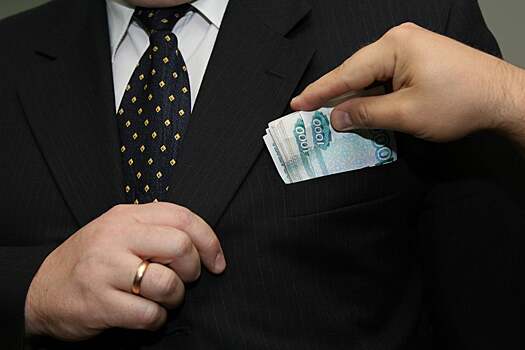 Чиновникам на год «заморозили» зарплаты. Кого это коснется и что будет с зарплатами бюджетников?