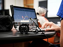 Школа № 384 приглашает детей на курс робототехники «Бином Ньютона»