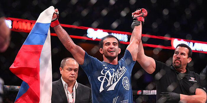 Корешков и Магомедов победили своих соперников на совместном турнире Bellator и Rizin