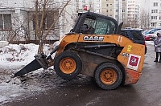 В «новом городе» продолжается интенсивный вывоз снега в преддверии оттепели