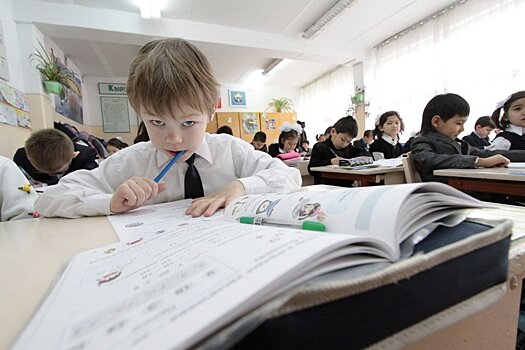 Деньги коррупционеров в Киргизии направили на ремонт школ