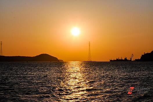 Гигантская яхта санкционного олигарха идет во Владивосток