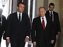 «Лидер Европы» в постзападном мире: Что стоит за визитом Макрона в Кремль