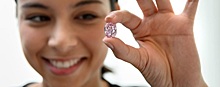 Розовый бриллиант из Якутии продали на аукционе в Женеве за $26,6 млн