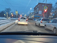Три ДТП подряд парализовали движение на перекрестке в Новокузнецке
