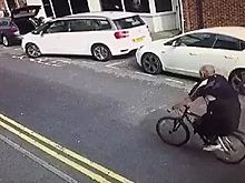 Психанул и выбил место на парковке