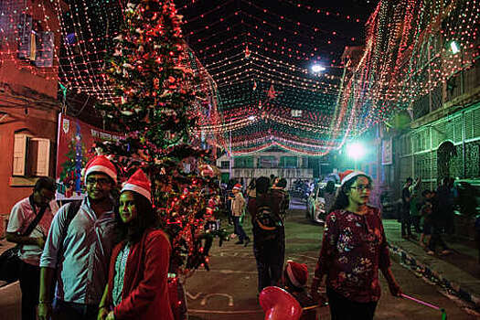 В Индии дети и женщины получили травмы во время драки рождественских певцов