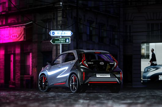 Самый маленький кроссовер Toyota получил модную версию