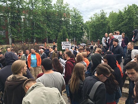 В центре Рязани прошел пикет против открытия штаба Навального