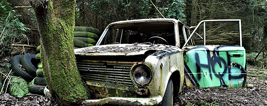 В Костроме с улиц усиленно эвакуируют заброшенные автомобили