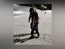 Незрячих детей учат кататься на горных лыжах в Нижегородской области