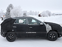 Hyundai Kona нового поколения 2024 года впервые заметили на тестах