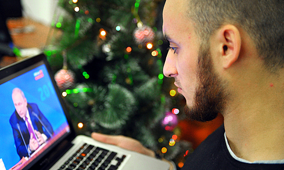 Россиянам предложили работать в новогодние праздники