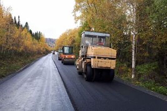 В Таштагольском районе ремонтируют дорогу «Таштагол – Усть-Кабырза»