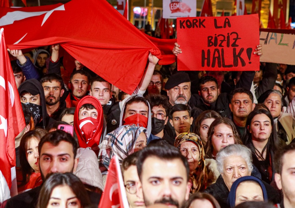 Российских журналистов избили во время протестов в Стамбуле