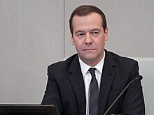 Медведев утвердил комплекс мер по развитию книжной торговли