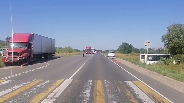 Автобус попал в ДТП на федеральной трассе в Нижегородской области