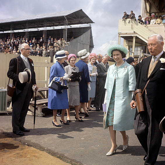 Королева Елизавета II в 1964 году
