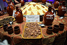 Иностранцев угостили старинным азербайджанским блюдом